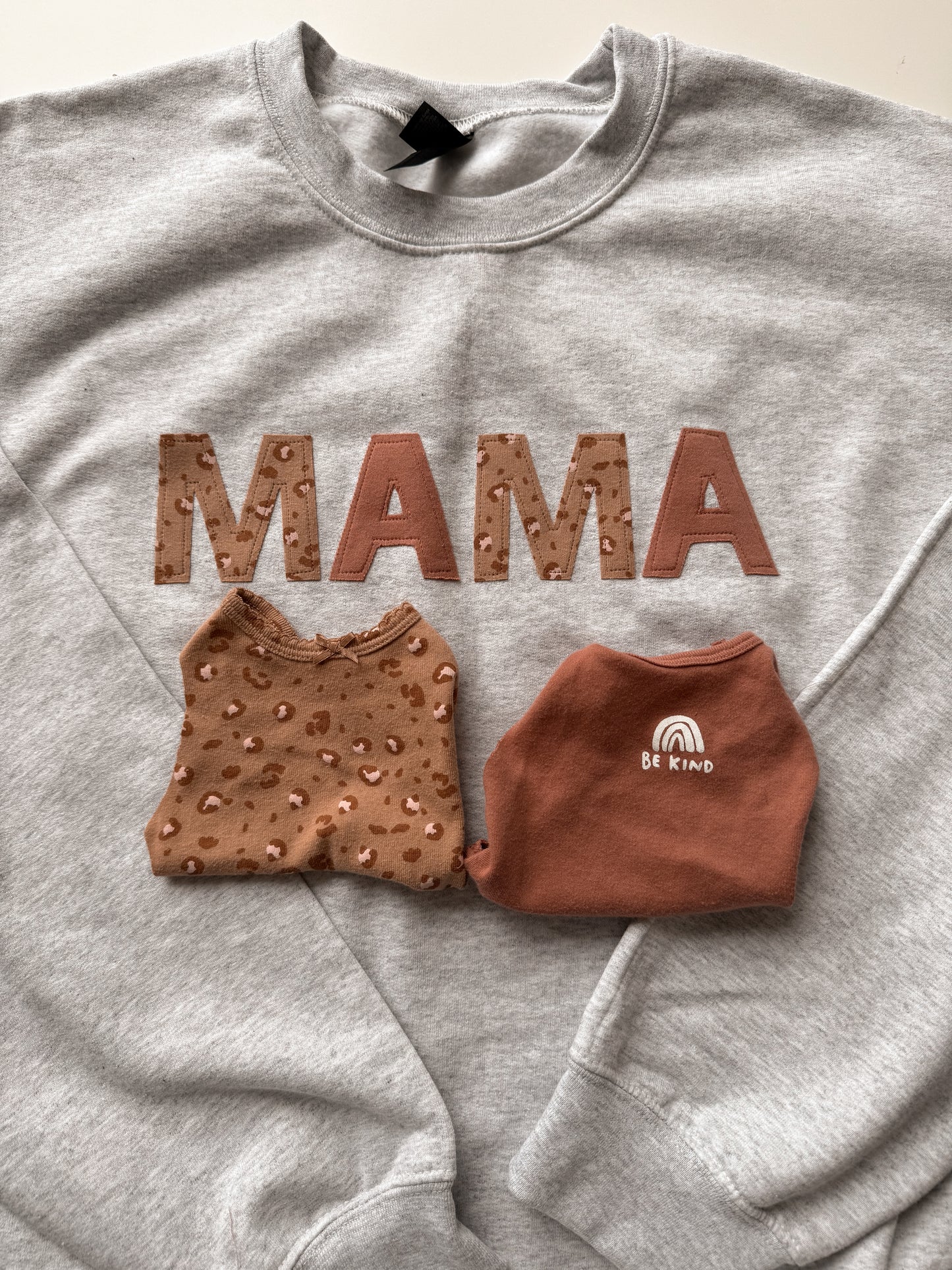 Keepsake ‘MAMA’ Crewneck