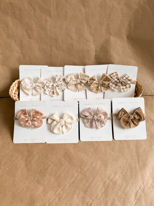 Neutral coloured fable hair bow