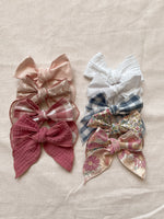 Load image into Gallery viewer, Summer colours Lylas Bows
