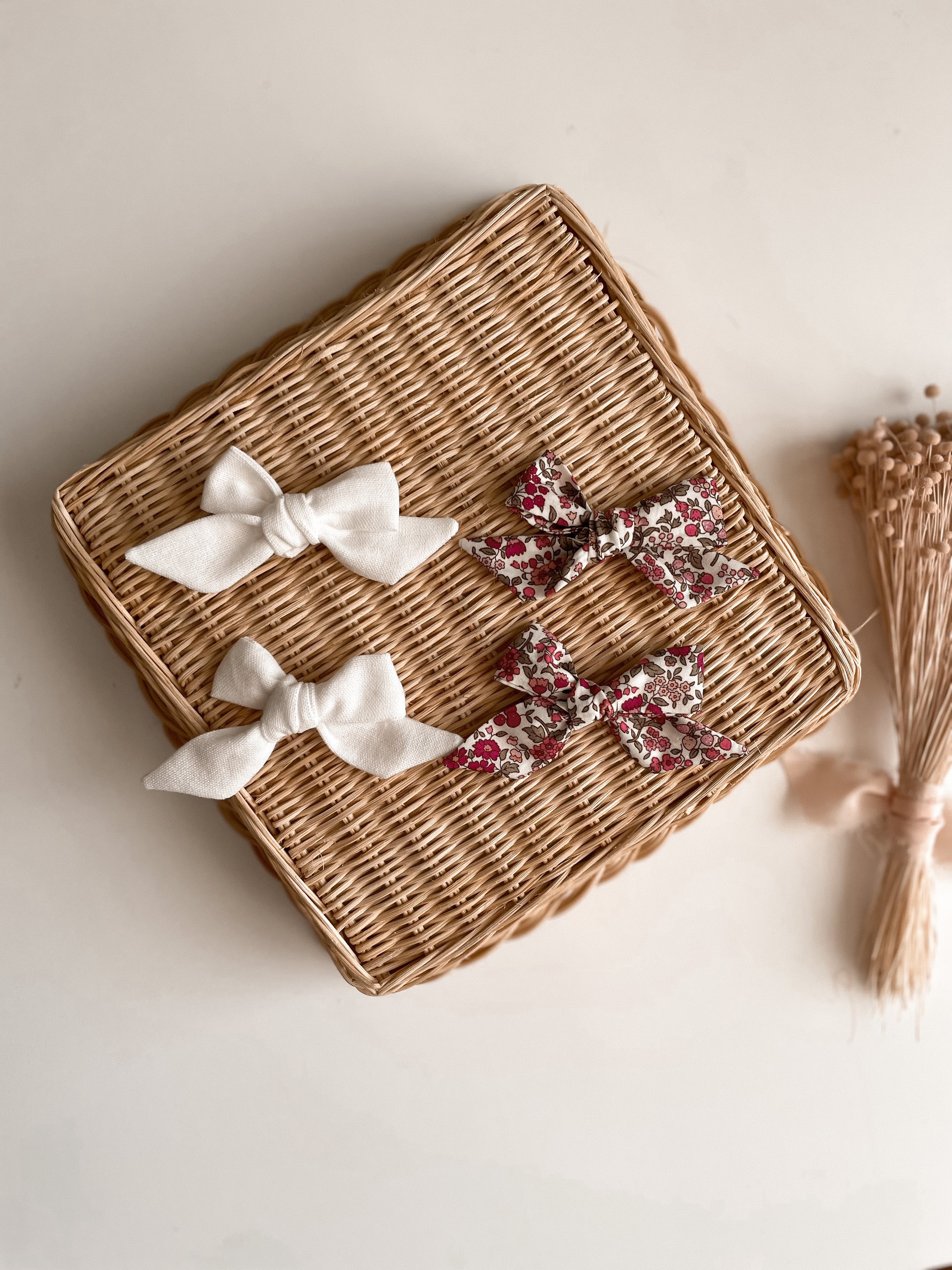 Pink floral/white linen sailor bow